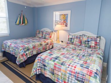Siesta Key Vacation Condo Close to Siesta Key Village/Walk